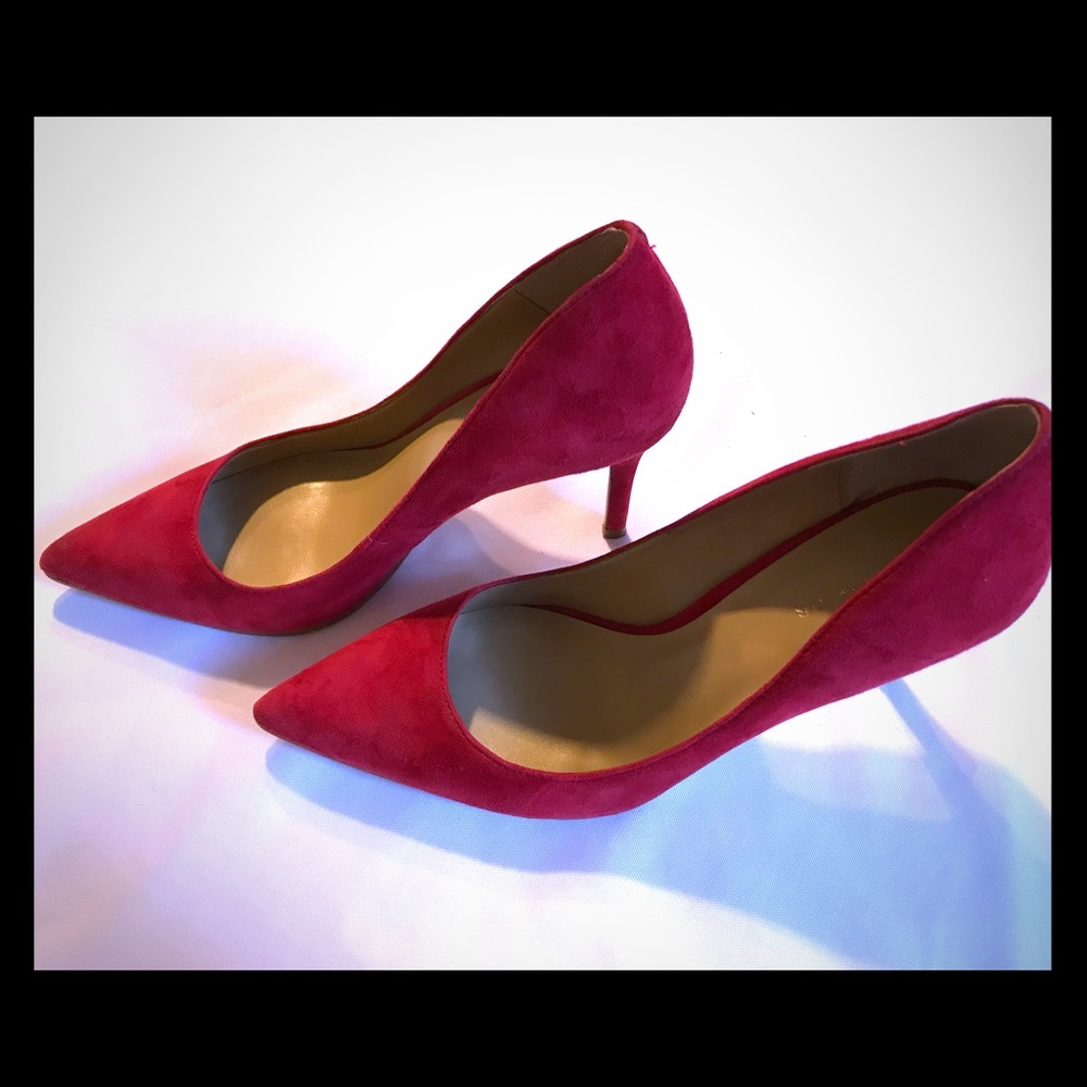 Super sexy red suede pumps, excellent condition